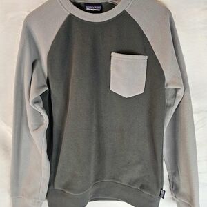 Patagonia Men's Two-Tone Gray Sweater Size Small